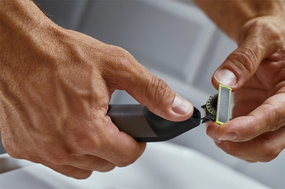 Philips OneBlade Pro QP6551/17 hibrid borotva