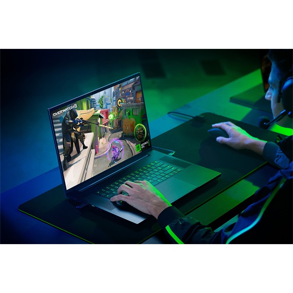 RAZER Blade 18 K9-NT 18"QHD+/Intel i9-13950HX/32GB/1TB/RTX 4070/Win11/fekete laptop