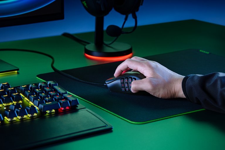Razer Naga X 18000dpi MMO gamer egér