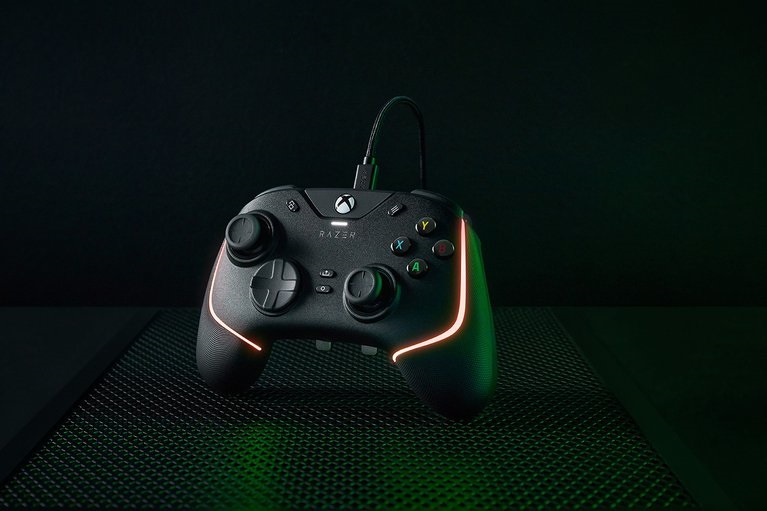 Razer RZ06-04010100-R3M1 Wolverine V2 Chroma Xbox Series X|S/Xbox One/PC vezetékes fekete kontroller