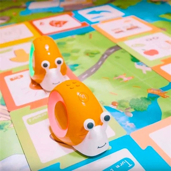 Robobloq Qobo interaktív programozható csiga gyermekeknek (3-8 éves korig)