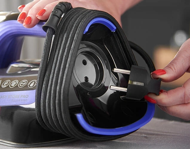 Russell Hobbs 26731-56/RH Easy Store Pro Plug & Wind fekete gőzölős vasaló