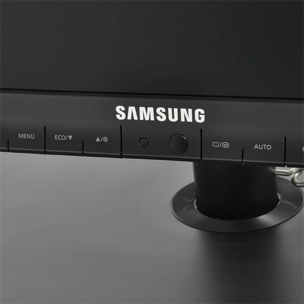 Samsung 24" S24A850DW WUXGA TN DVI/VGA/USB adapter nélküli monitor (Használt A)