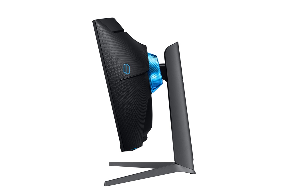 Samsung 31,5" C32G75TQSR QLED QHD VA 240Hz HDMI/DP/USB fekete ívelt gamer monitor