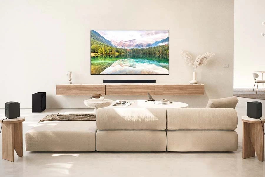 Samsung HW-Q930D/EN 9.1.4 csatornás hangprojektor vezeték nélküli mélynyomóval és hátsó hangszórókkal