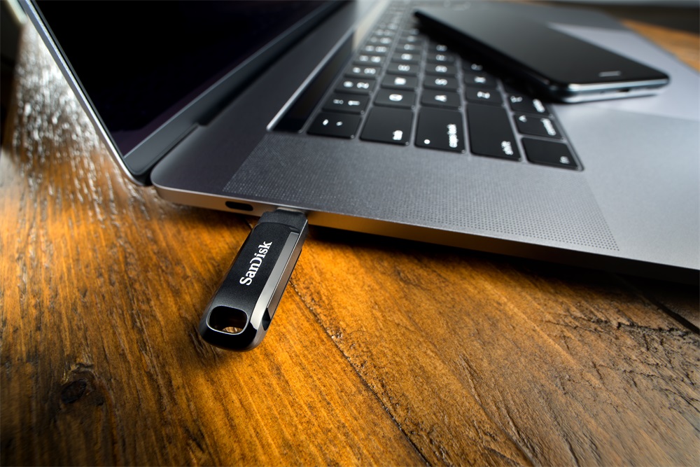 Sandisk 00183596 32GB USB 3.1 fekete Flash Drive
