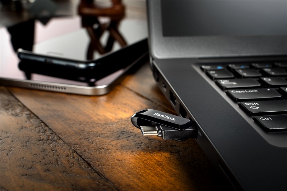 Sandisk 00183596 32GB USB 3.1 fekete Flash Drive