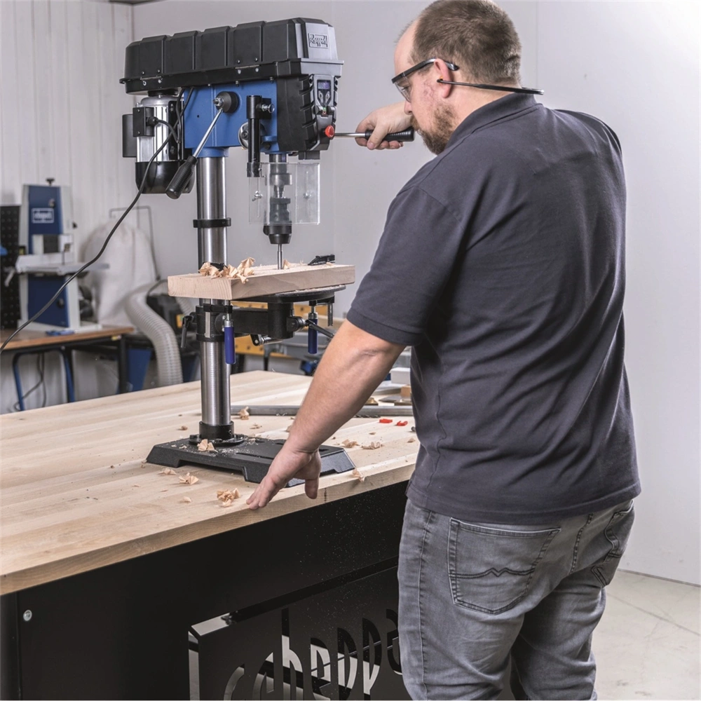 Scheppach TBM 300 Vario keresztlézerrel és LED-világítással oszlopos fúrógép