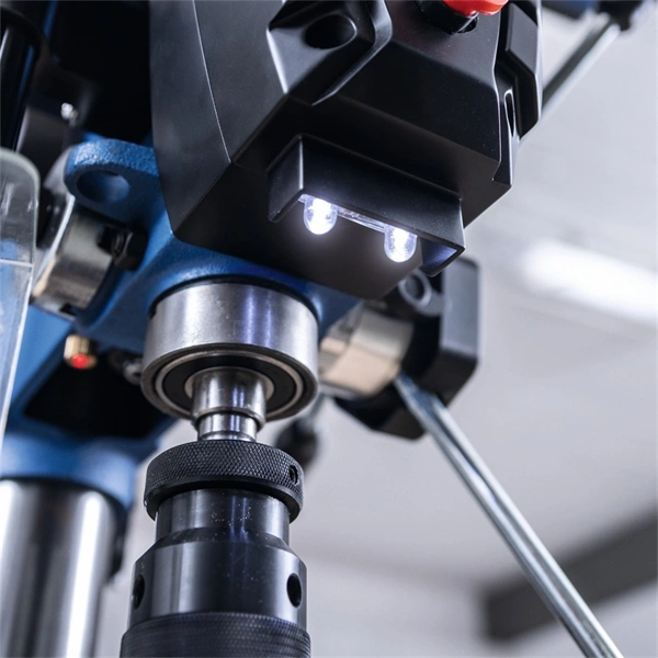 Scheppach TBM 300 Vario keresztlézerrel és LED-világítással oszlopos fúrógép