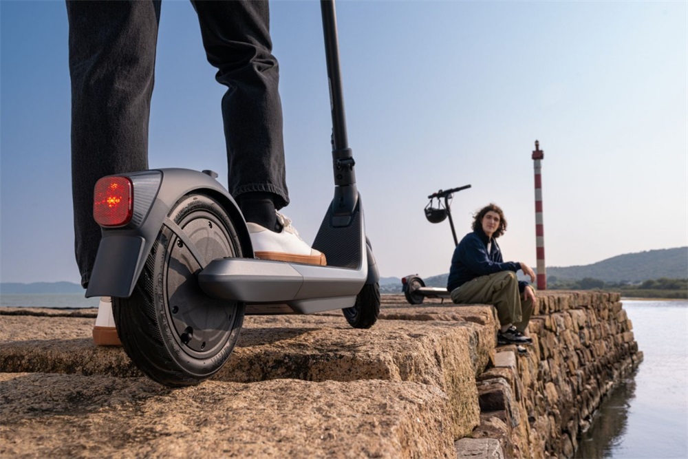 Segway Ninebot KickScooter E2 E Pro elektromos roller (Újszerű)