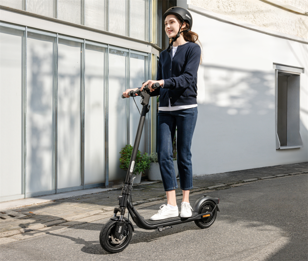 Segway Ninebot KickScooter F2 E II elektromos roller