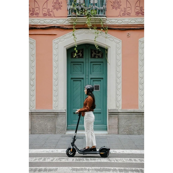 Segway Ninebot KickScooter F2 elektromos roller (Újracsomagolt)