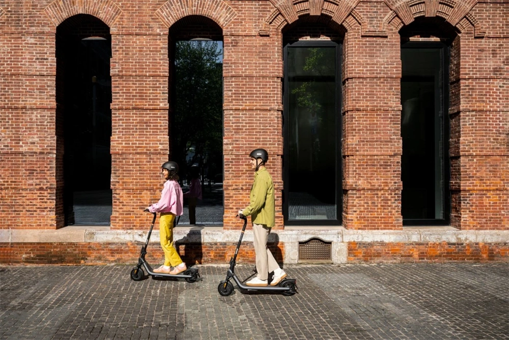 Segway Ninebot Kickscooter E2 D II elektromos roller