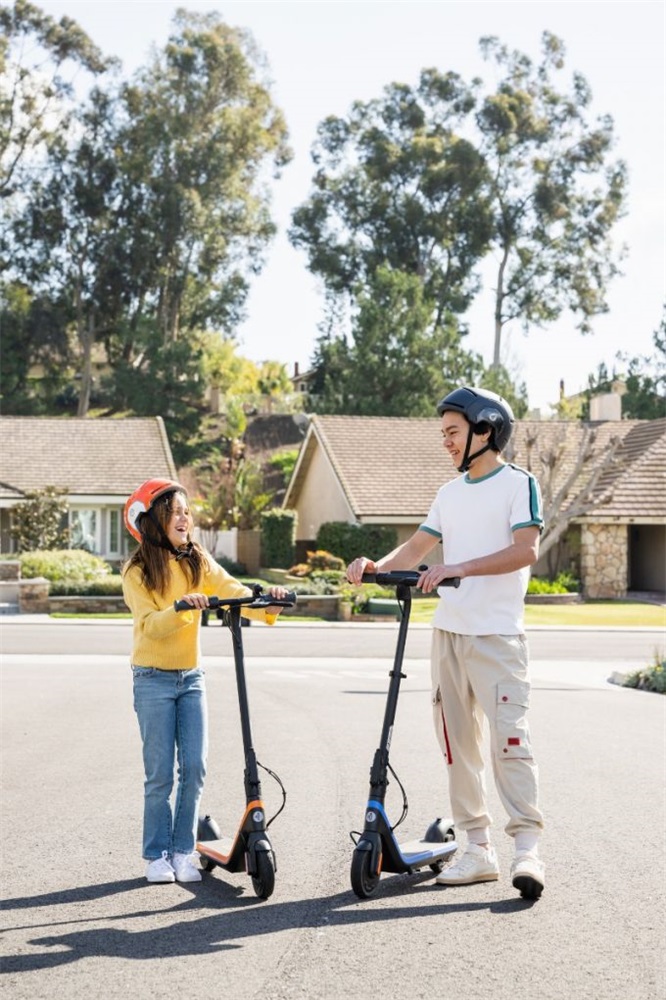 Segway Ninebot eKickScooter C2 E elektromos gyerek roller