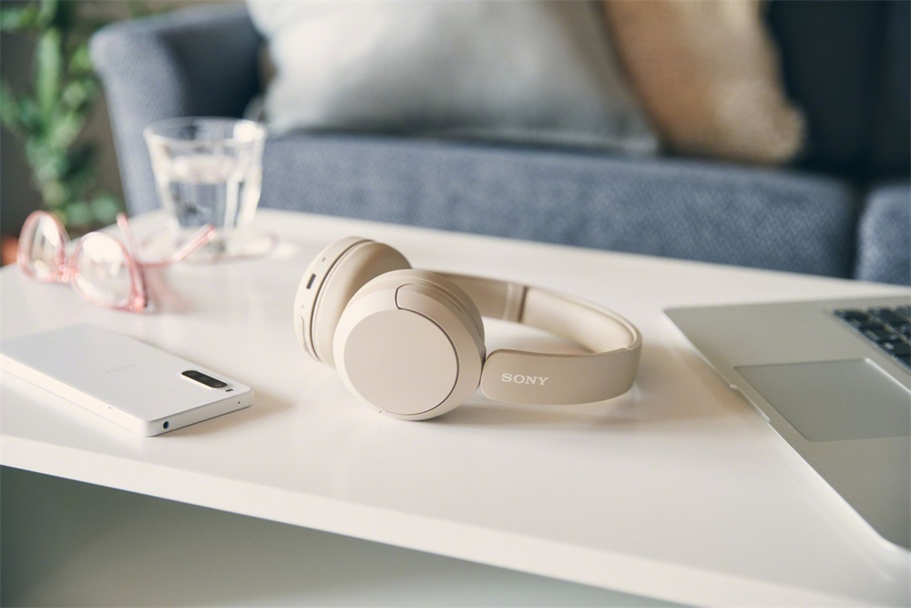 Sony WHCH520C.CE7 Bluetooth bézs fejhallgató