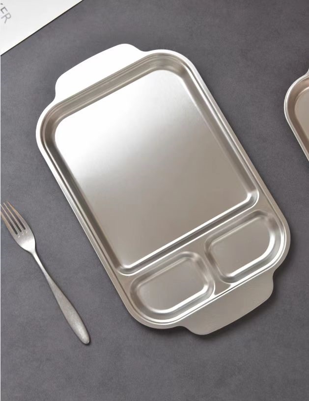 TOO KT-308 Fémtálca fogóval 33 x 19 x 1 cm