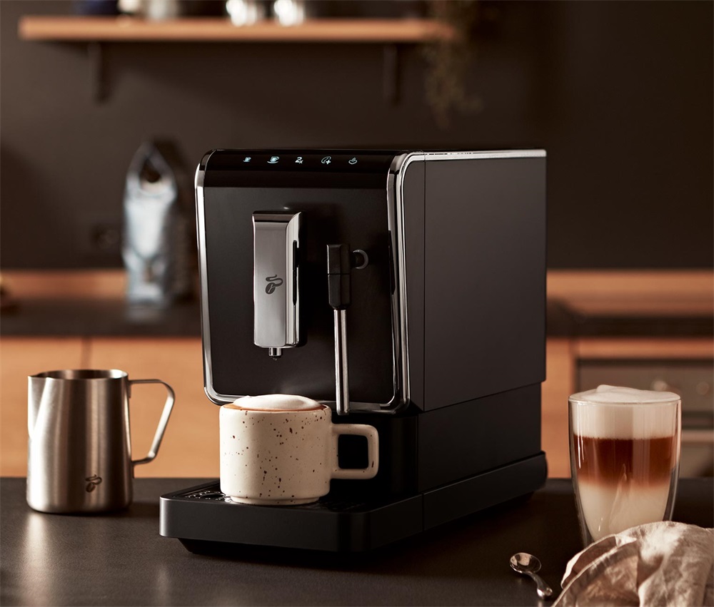 Tchibo Esperto Latte fekete automata kávéfőző