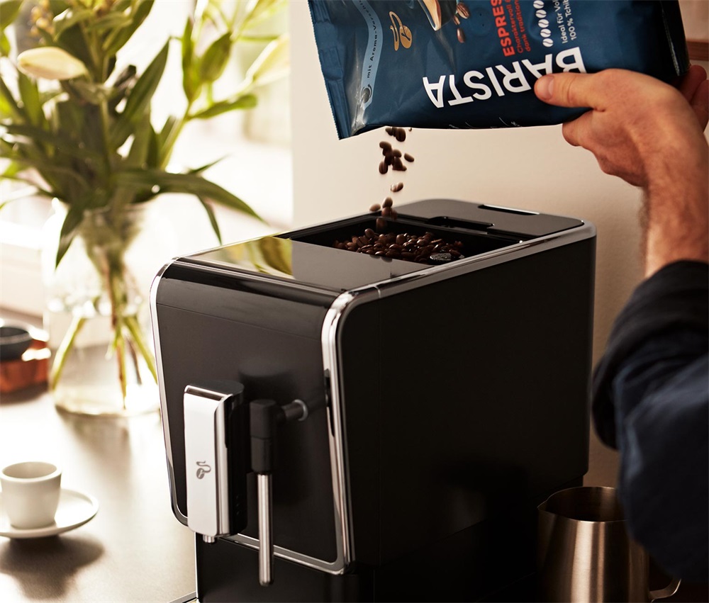 Tchibo Esperto Latte fekete automata kávéfőző