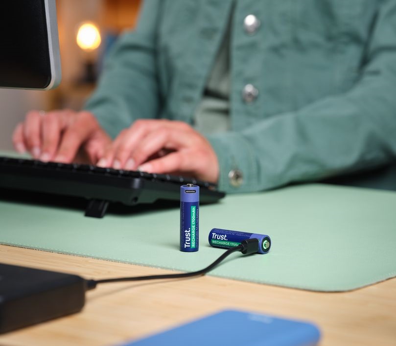 Trust újratölthető AA elem USB-C csatlakozással 2db
