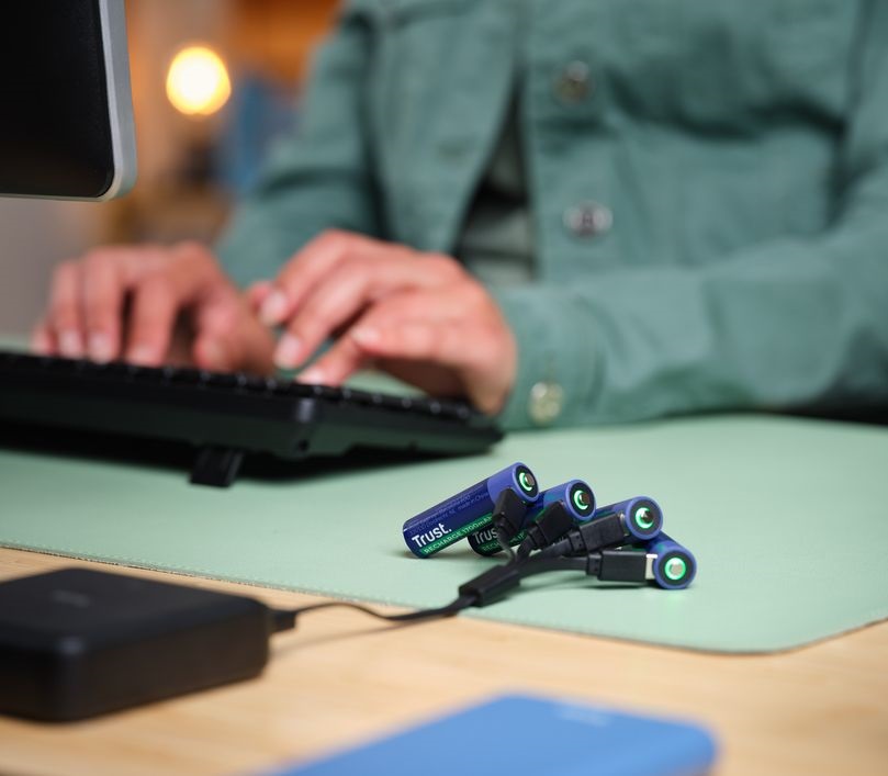 Trust 25631 újratölthető AA elem USB-C csatlakozással 4db