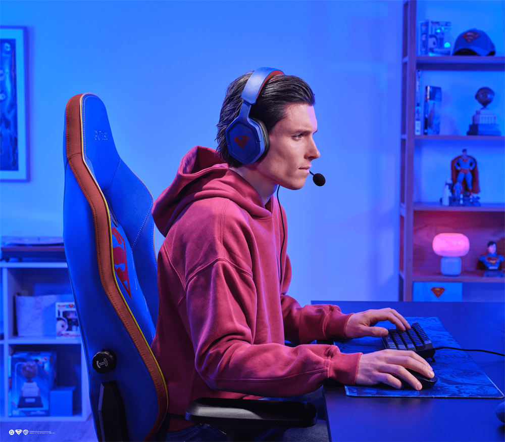 Trust 25739 GXT492SM Carus Superman multiplatform vezetékes gamer headset