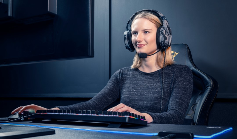 Trust GXT 323K Carus fekete terepszínű gamer headset