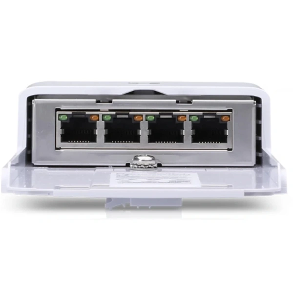 Ubiquiti N-SW 4x GbE LAN PoE port kültéri NanoSwitch (Újszerű)