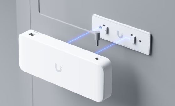 Ubiquiti UniFi USW-Ultra-210W 8xGbE LAN port 7x PoE+ (202W) LAN port L2 menedzselhető switch