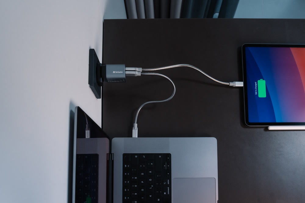 Verbatim 32200 GNC-35 GaN Charger 35W USB Type-A + Type-C hálózati töltő adapter
