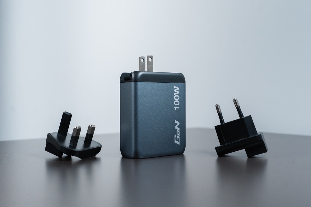 Verbatim 32202 GNC-100 GaN Charger 100W USB Type-A + 3xType-C hálózati töltő adapter