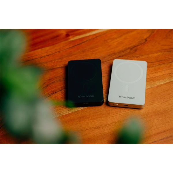 Verbatim 32227 Charge n Go Essentials 10000mAh fekete vezeték nélküli mágneses powerbank