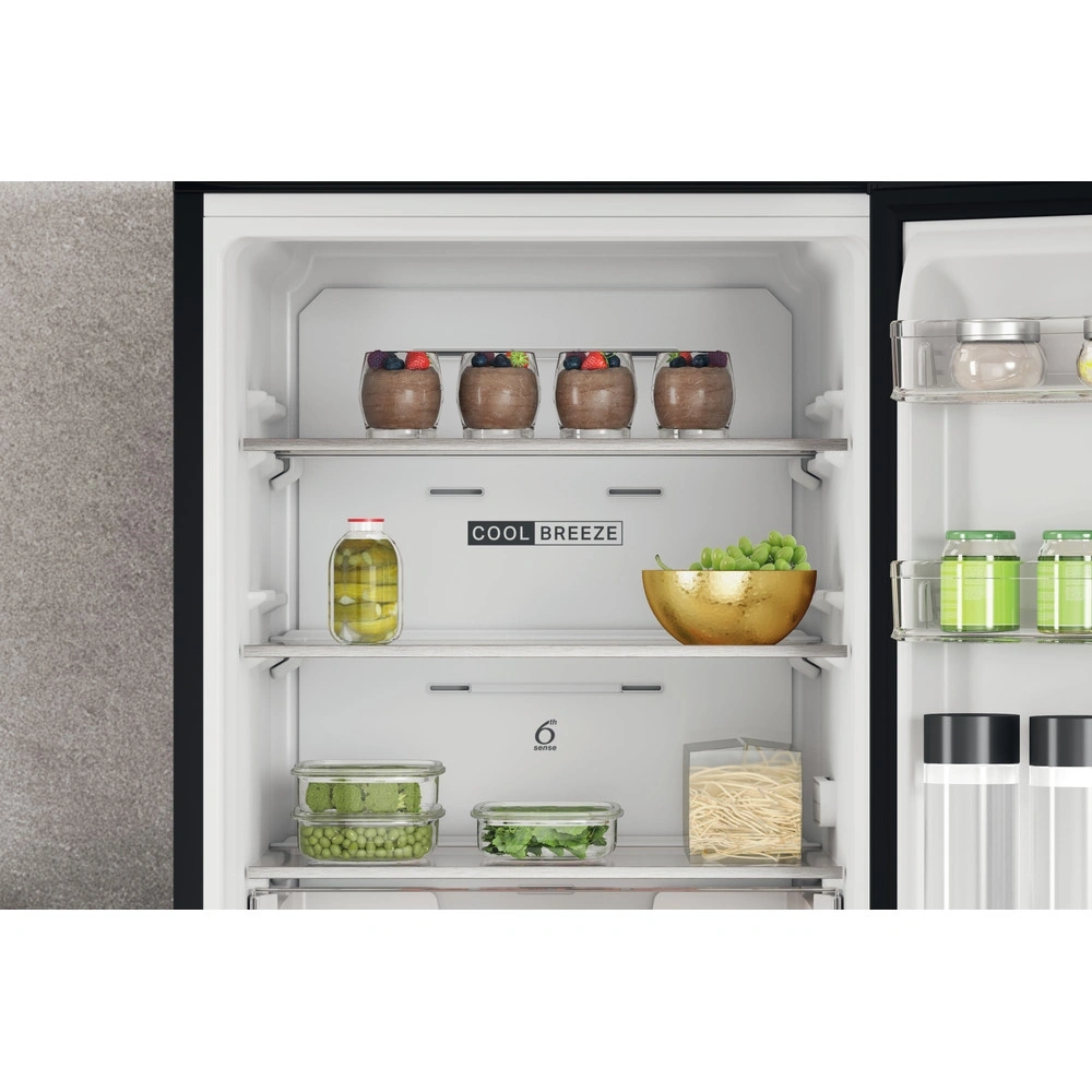 Whirlpool W7X 82I K fekete, alulfagyasztós, Hűtő:231L, Fagyasztó:104L, hűtőszekrény