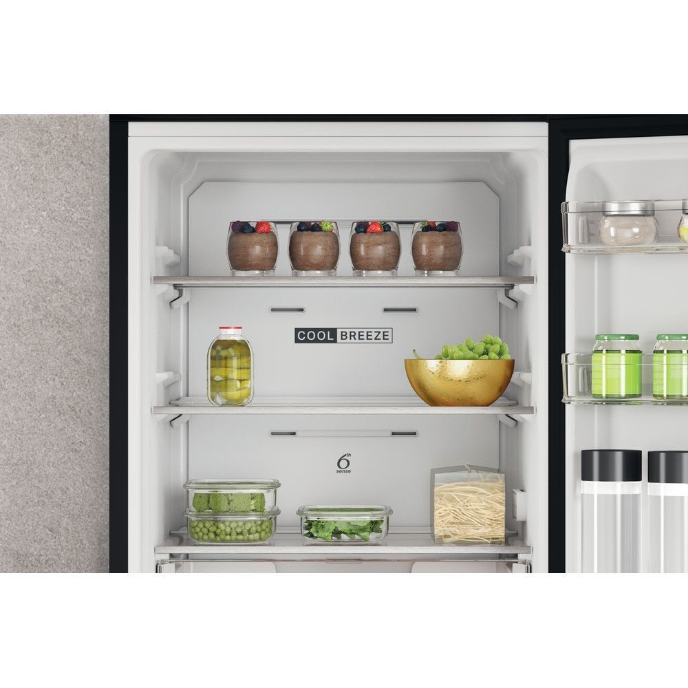 Whirlpool W7X 83T KS fekete, alulfagyasztós, Hűtő:231L, Fagyasztó:104L, No frost hűtőszekrény (Újszerű)