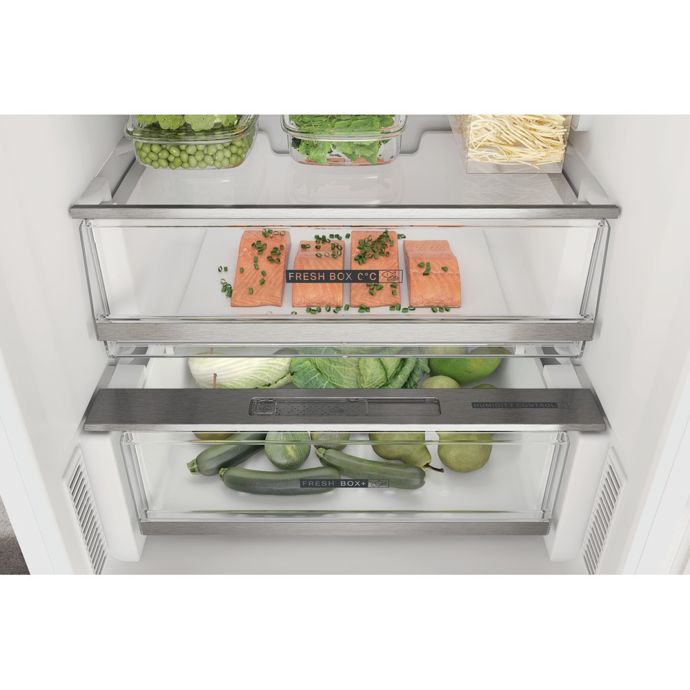 Whirlpool W7X 92O W H fehér, alulfagyasztós, Hűtő:263L, Fagyasztó:104L, No frost hűtőszekrény
