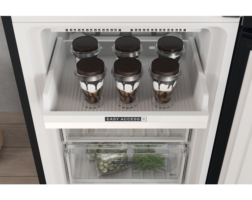 Whirlpool W7X 93A K fekete, alulfagyasztós, Hűtő:263L, Fagyasztó:104L, No frost hűtőszekrény