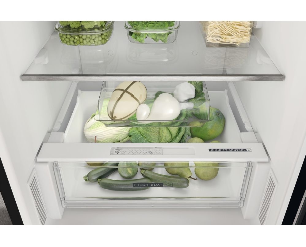 Whirlpool W7X 93A K fekete, alulfagyasztós, Hűtő:263L, Fagyasztó:104L, No frost hűtőszekrény (Újszerű)