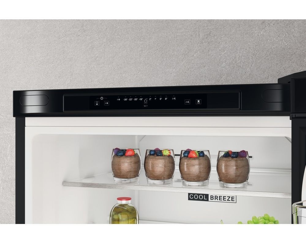 Whirlpool W7X 93A K fekete, alulfagyasztós, Hűtő:263L, Fagyasztó:104L, No frost hűtőszekrény (Újszerű)