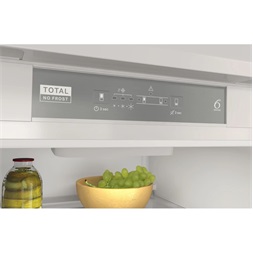 Whirlpool WHC18 T322 beépíthető alulfagyasztós hűtőszekrény (Használt - A)