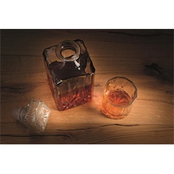 WoMa 285ml-es 4 db-os whiskys pohár készlet és 900ml-es kancsó díszdobozban