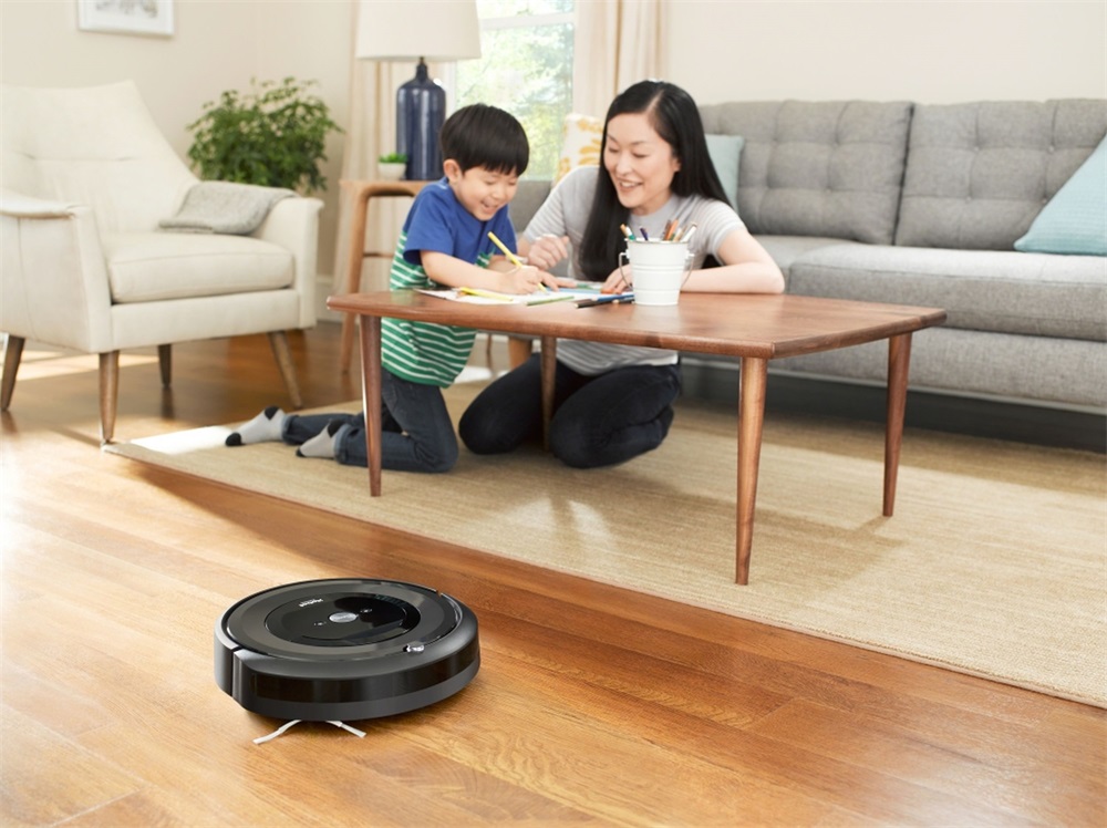 iRobot Roomba e5158 Wifi-s fekete robotporszívó