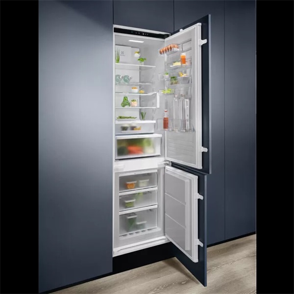 Electrolux ENP7MD19S fehér, alulfagyasztós, beépíthető, Hűtő:207L, Fagyasztó:62L, No frost hűtőszekrény